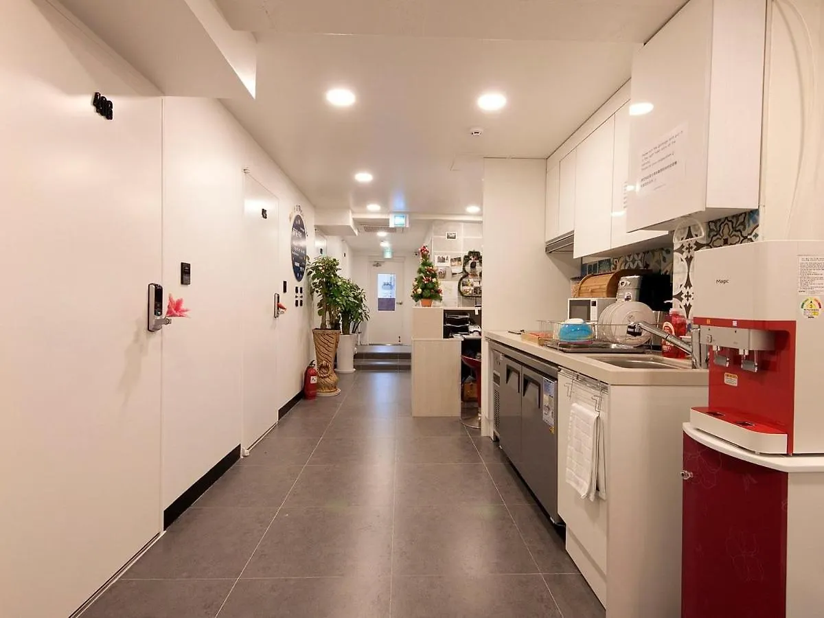 Гостевой дом One Minute Guesthouse Сеул